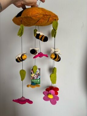 Hamro Village Felt Bee Mobile Handmade Fair Trade Wool Nursery Hanging Decor nwt